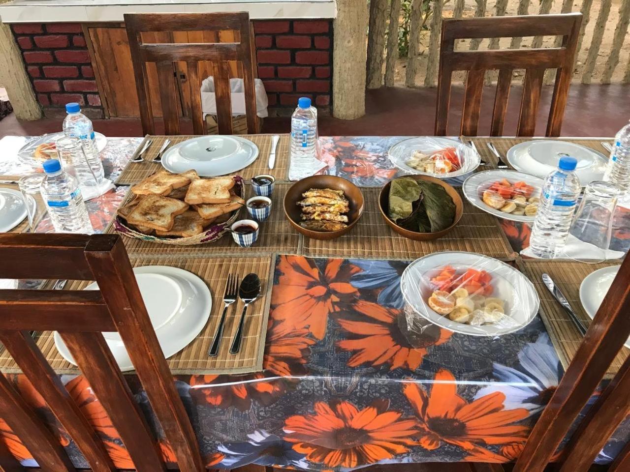 锡吉里亚格林伍德酒店 外观 照片